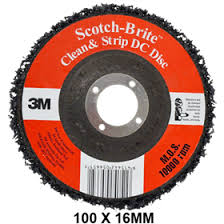 XC000702024 - 125mm BLACK CLEAN AND STRIP 3M